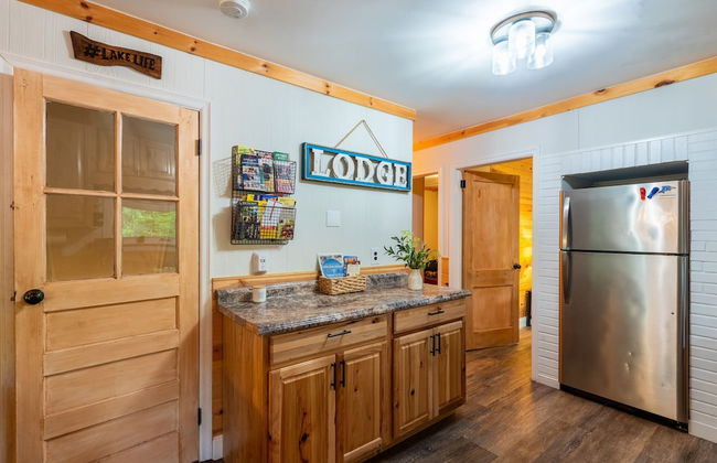 Sasa by Avantstay Deck Fire Pit Near Lake - Photo 11