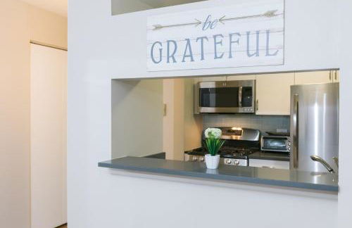 Finest Luxury 1 Bedroom Apartment - Photo 14