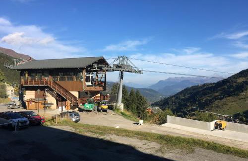 Skis aux pieds IN-OUT, Linge inclus, Parking et WIFI gratuits, proche du centre et tout confort, Mont Vallon Lodge Méribel Mottaret - Foto 34