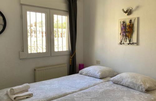 Large villa, great view with private swimming pool - Foto 24