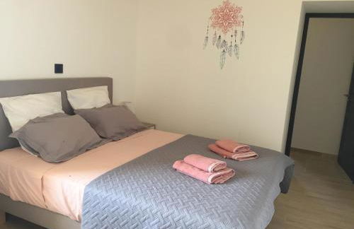 Maison avec vue et sa piscine chauffée privative - Photo 11