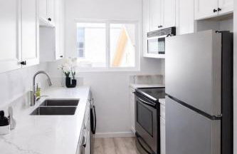 Stay in the Heart of Hillcrest! - Photo 13