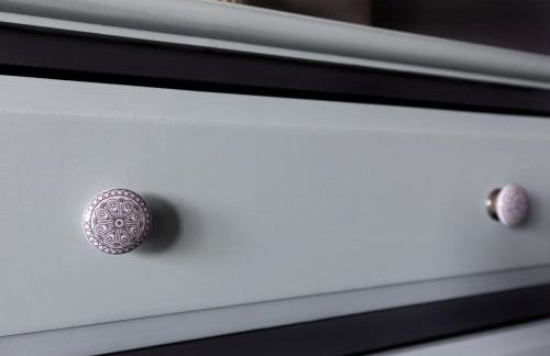 Clicketts - 3-Bedroom, Full Entire House, Sleeps 6 guests, Free wifi, Street Parking, Smart TV, Basildon, Essex London - Foto 14