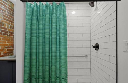 Modern Apartment with Pool Table! Pet-friendly! - Foto 20