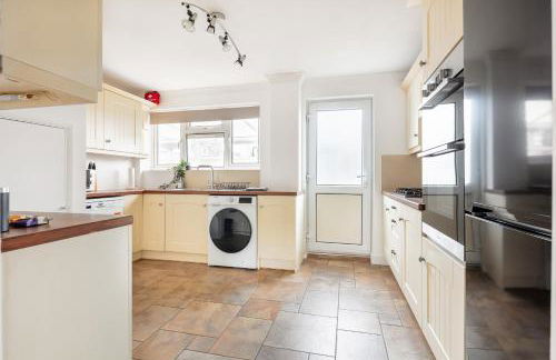 Kent Haven - 3 bed house, Games room and Parking - Foto 14