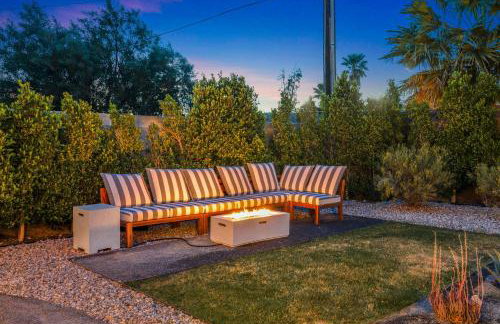 NEW Retro Escape 70's Vibes Wellness Game Room - Foto 36