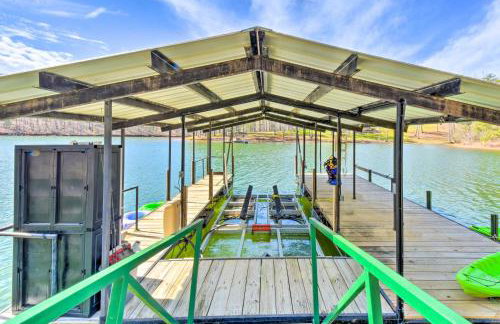 Townville Lake House with Private Dock, Kayaks! - Foto 30