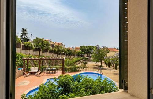 Architectural jewel between sea and mountains - Foto 25