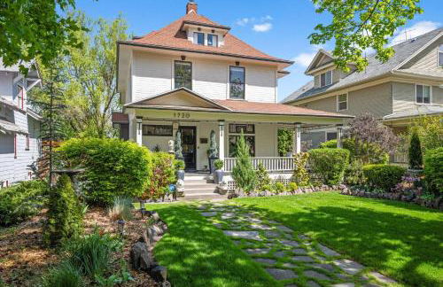 NEW! Updated South Hill Craftsman Sleeps 12! - Foto 1