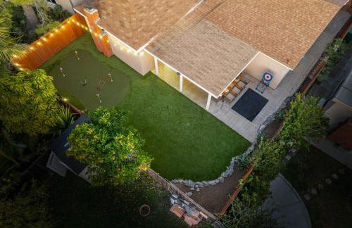 Entire Private Home with 3 Bedrooms 2 Bathrooms, Gated Yard, Garage, Hot Tub, 4-Beds, Golf, Mira Mesa, Available Now - Photo 27