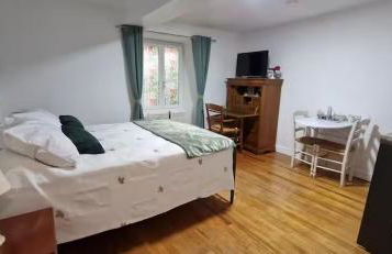 Charmant studio - Centre historique de Crémieu - Foto 1