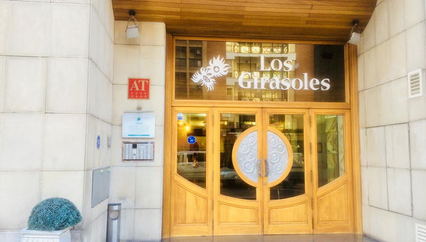 Suites Apartamentos Los Girasoles - Photo 4