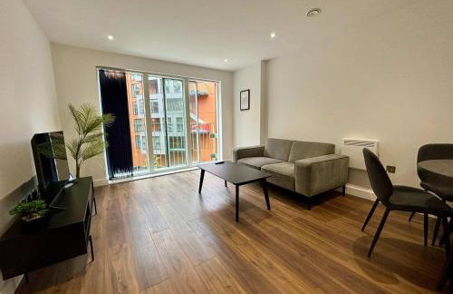 1 Bed Serviced Apartment Bracknell 5 mins from station - Photo 1