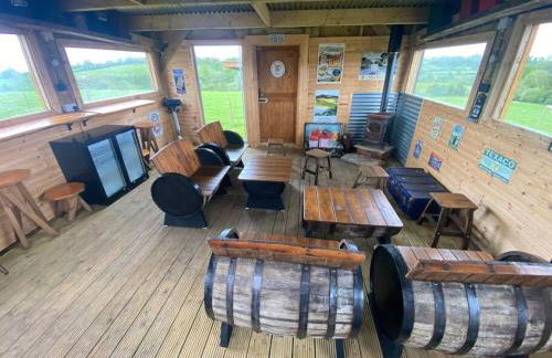 Sleeps 18 Double Decker Bus Hot Tub Sauna Cinema Pets - Foto 38