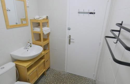 37m2 lumineux face gare SNCF, WIFI, NETFLIX, café et thé offerts - Foto 10