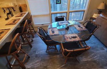 Bear Den on Lake Ouachita 2BR Condo at Mountain Harbor Resort - Foto 41