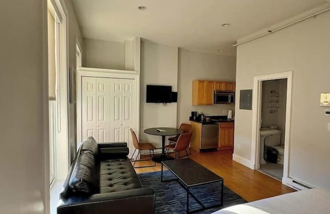 Maverick Suites at 402 Columbus Ave - Foto 43