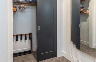 Boutique 1BR Condo - Walk to Memorial Stadium - Historic Hayward Place - Foto 12