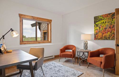 Teton Melody by KABINO Partial Air Conditioning Hot Tub FirePit Foosball Telescope Games WiFi Grill Mtn Views - Foto 40