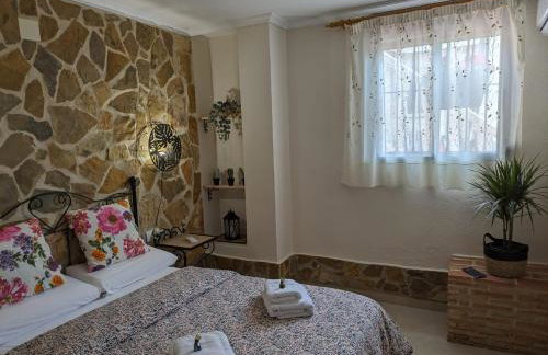 Chalet con piscina, barbacoa y jacuzzi en Valencia - Photo 51