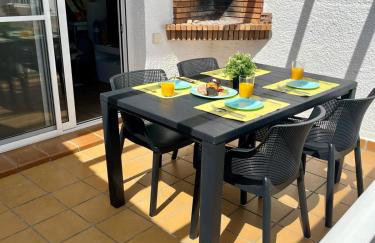 Apartment with a pool near the beach - Photo 2