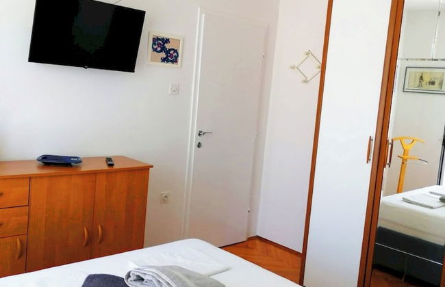 Insideout Apartment - Photo 3