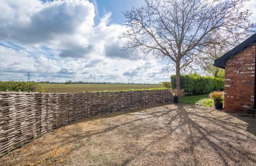 East Wing at Champaignes Toft, Mendlesham - Foto 18