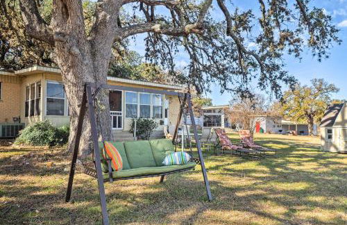 Tow Retreat on Lake Buchanan with Dock and Kayaks! - Foto 26