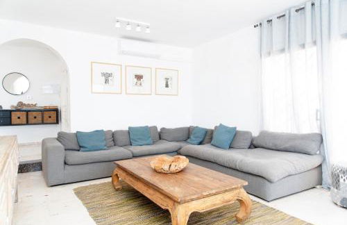 Villa Los Flamencos by Veaco- Beachfront & pool - Photo 28