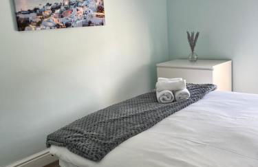 4 bedroom, sleeps 8, 30 seconds from beach, games table - Foto 13