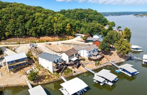 Expansive Deck, Private Dock, Boat Slip and Stunning Views - Foto 45