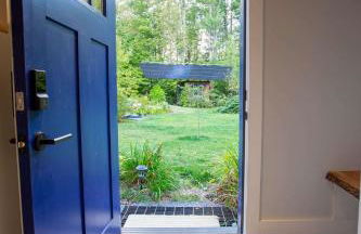 Modern Woodland Escape w Wshr dryer and Large Yard - Foto 30