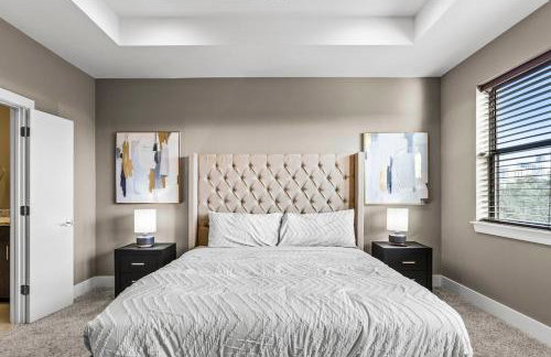 Gorgeous Property Near Convention Center - Foto 1