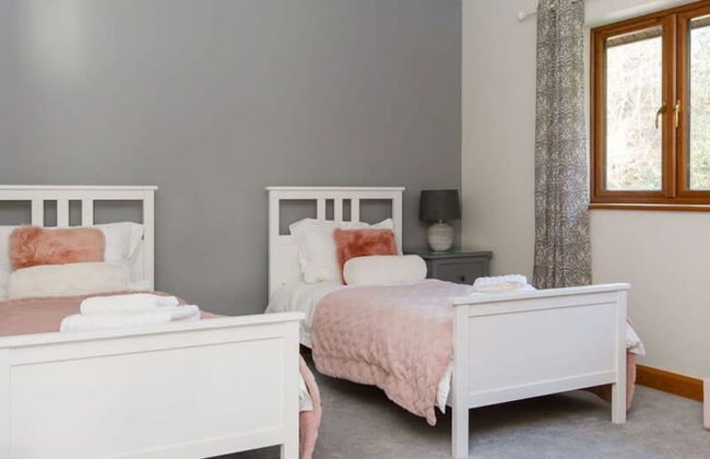 Serene Riverside 6BR Luxury Retreat in Curdridge - Photo 22