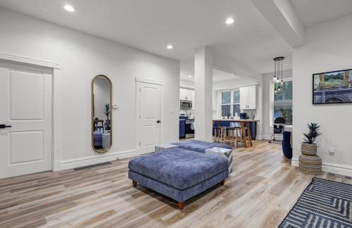 Hartford 5BR Family Home with Games BBQ Grill and Firepit - Foto 28