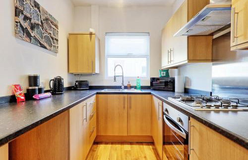 Cosy 2 Bedroom Flat Near Westcliff On Sea Beach & Hamlet Court Road - Foto 41