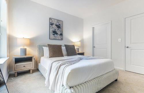 Landing Stylish 2BD Gym Clubhouse - Photo 21