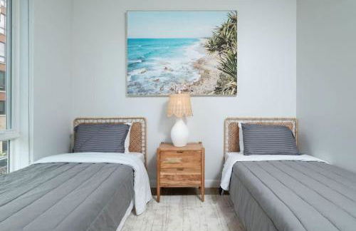 Lux 2BR w Gym Pool sleep 6 in Assembly Square - Photo 18