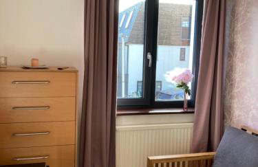 Cosy Modern Family Home Free Parking Garden - Foto 8