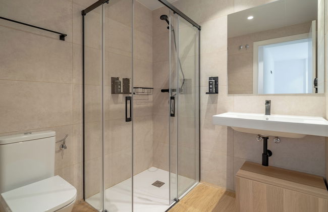 Limehome Barcelona Plaça Pirineus - Foto 42