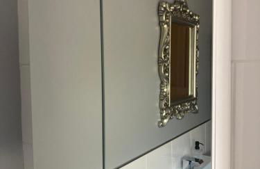 Cheshire Home Stays - Photo 4