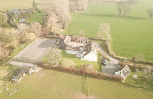 Stunning studio flat with dedicated private garden - Photo 26