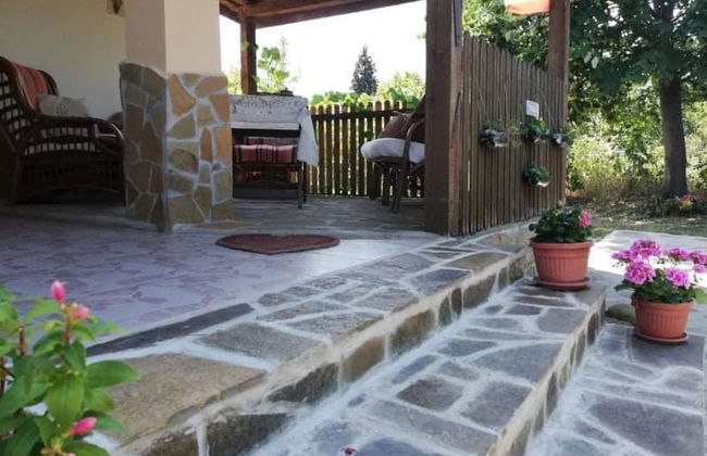 Cozy 1 Bed Cottage in Ognen, Near Karnobat, Burgas - Photo 16