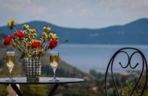 Villa Regina -Hidden Eden with Treehouse & Heated Pool - Foto 3