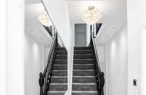 Modern 6-Bedroom Home - Sleeps 12 - Parking - Garden 568P - Foto 33