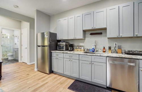 Luxury Retreat with Hot Tub Fire Pit & Forest Views - Foto 15