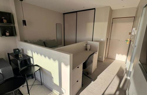 Dernier étage coeur Menton, vue mer parking privé - Photo 17