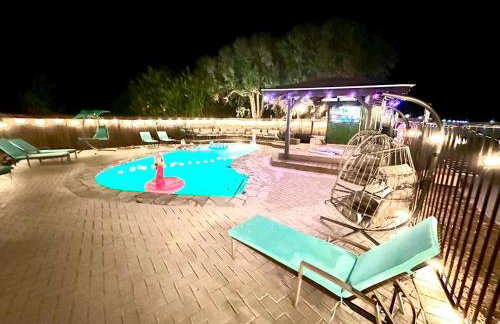 Half ACRE Lux Pool SPA with FIREPIT ARCADE Grill Sleeps 40 - Foto 75