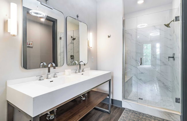 Lindsley by Avantstay Balcony + Modern Design A+ Downtown Location - Photo 19