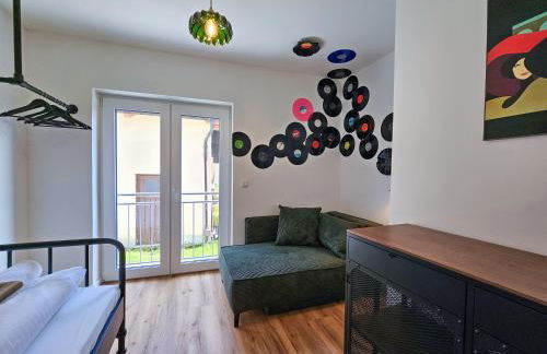 BETTER l industriaI apartment l Heimkino - Foto 28